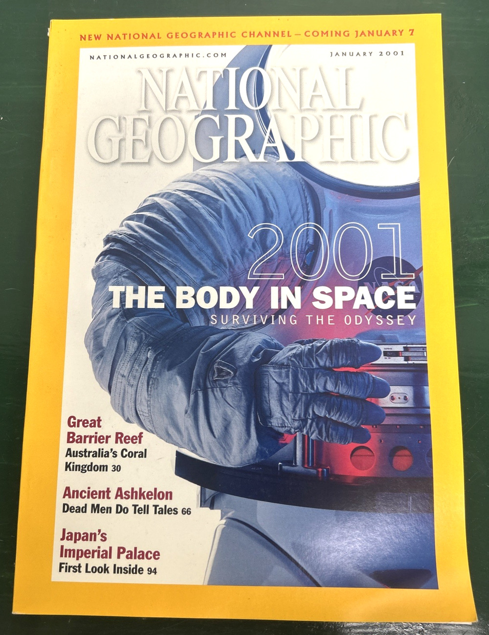 National Geographic Magazine January 2001 The Body in Space Great Barrier Reef